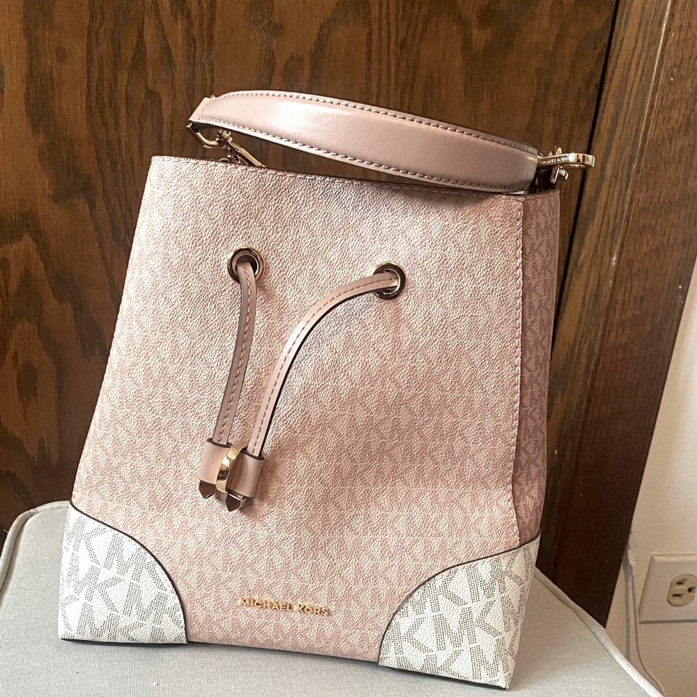 Michael Kors bucket purse - never used